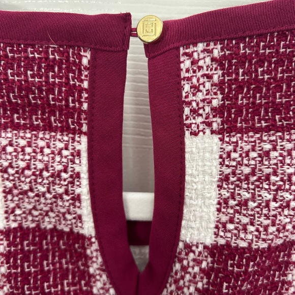 Liz Claiborne Women’s Sleeveless Gingham Tweed Raspberry and White Top - Picture 4 of 6